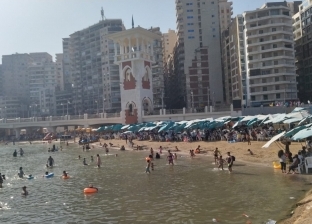 مصيف الإسكندرية في «الويك إند».. تجنب هذا الشاطئ بسبب الزحام