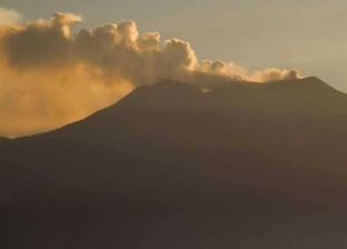علماء يحذرون من بركان "إتنا".. "تسونامي هائل" سيدمر شرق البحر المتوسط