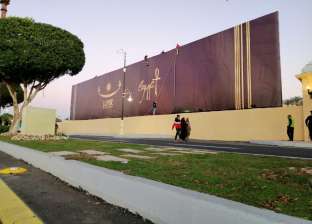 منفذو جدارية إعلان حفل افتتاح طريق الكباش: تصميمها يناسب طبيعة الحدث