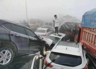 بسبب الشبورة.. وفاة شخص واصطدام 200 سيارة في مدينة بالصين