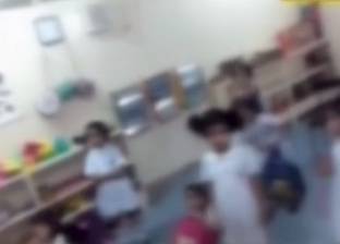 بالفيديو| بسبب تأخر دفع الأقساط.. مدرسة هندية تحبس التلميذات في القبو