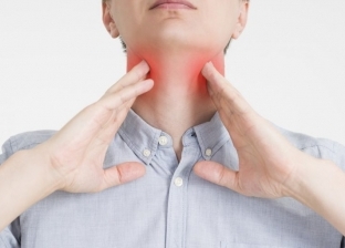 أستاذ أنف وأذن: التهاب الحلق ليس من أعراض كورونا الأساسية