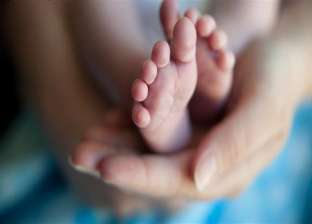 ولادة طفل بحمض نووي من 3 أشخاص تثير الجدل