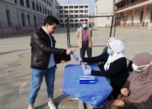 توزيع كمامات طبية مجانا على طلاب القاهرة والجيزة قبل دخول الامتحانات