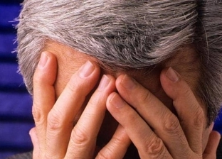 دراسة توضح العلاقة بين التوتر وشيب الشعر.. وطبيب يوضح العلاج