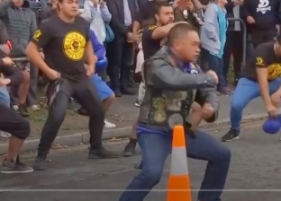 سكان نيوزيلندا يؤدون رقصة "هاكا" حدادا على أرواح ضحايا الحادث الإرهابي