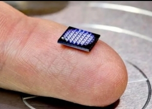 علماء يخترعون بطارية صغيرة جدا لأصغر جهاز كمبيوتر بالعالم.. 0.04 مللي