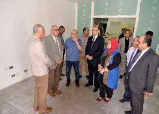 صور.. رئيس جامعة المنصورة يتفقد إنشاء مركز خدمة ذوي القدرات الخاصة