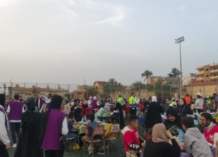 على خطى المطرية.. أهالي حي المساعيد بالعريش ينظمون مائدة إفطار كبيرة