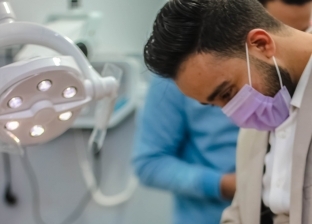 مبادرة طبيب أسنان في تخفيض الكشف لأهالي سوهاج: اللي عند ربنا مش بيروح