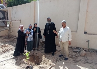 «أصحاب البصيرة» بشمال سيناء يزرعون الأشجار في الكنائس ضمن مبادرة «اتحضر للأخضر»