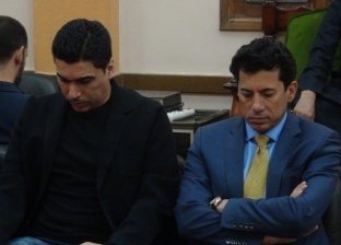 وزير الشباب والرياضة يقدم واجب العزاء لـ أحمد حسام ميدو في وفاة والده
