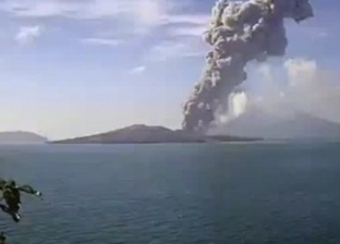 انفجار بركان مرتين خلال ساعة في إندونسيا.. والسلطات ترفع مستوى التأهب