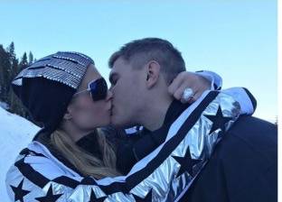 بالفيديو| باريس هيلتون تقبل الزواج من ممثل أمريكي بـ"قبلة"