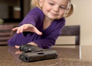طفلة عمرها 3 سنوات تقتل نفسها باستخدام "مسدس" والدها