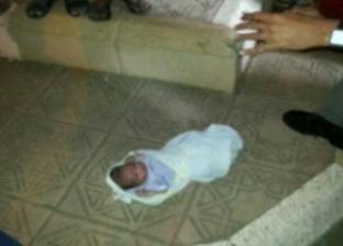  العثور على طفلة حديثة الولادة بجوار مسجد في سوهاج