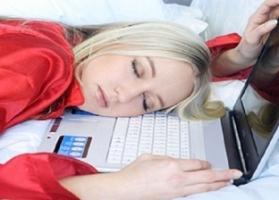 باحثون: النوم نهارا يصيب كبار السن بمرض خطير