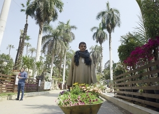 «عمال البرويطة» فى معرض الزهور: ما ينوبنا من الورد إلا شوكه