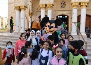 على أنغام «أهو جه يا ولاد»: أطفال يشاركون في ورشة لصناعة زينة رمضان