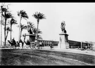 في ذكرى إنشائه الـ87.. لقطات نادرة لكوبري قصر النيل "أبو السباع"