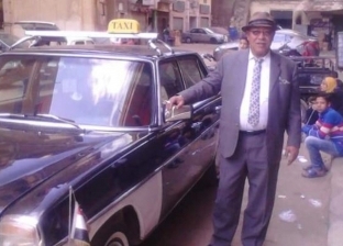سائق يضع صورة السيسي على سيارته: «هدية الرئيس ليا»