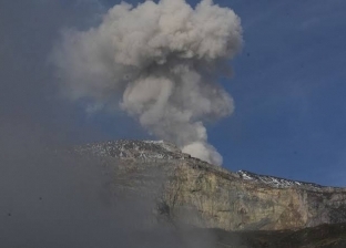 اندلاع بركان أناك كراكاتو بإندونيسيا.. سحابة رماد بارتفاع 2500 متر