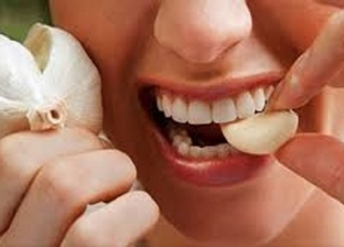 6 وصفات طبيعية لعلاج آلام الأسنان.. موجودة في كل بيت
