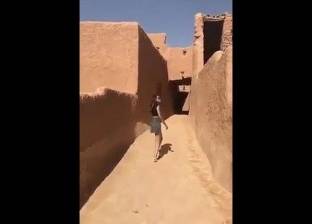 بالفيديو| أوامر بضبط فتاة سعودية بسبب ظهورها بملابس "غير محتشمة"