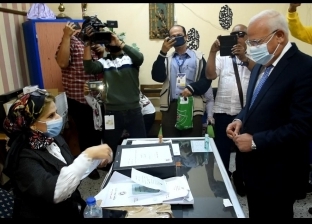 محافظ بورسعيد يدلي بصوته في انتخابات مجلس النواب