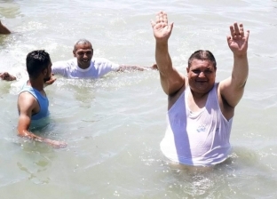دار إيواء تنظم رحلة للمشردين في "فايد": أول مرة يشوفوا بحر