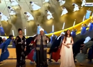 وائل الفشني يغني «الأقصر بلدنا» أمام السيسي في حفل افتتاح طريق الكباش