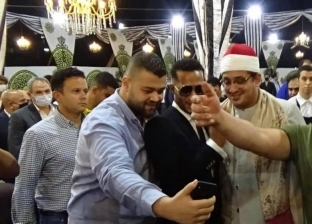 محمود الشحات أنور يحذف صورته مع محمد رمضان بعد الهجوم عليه