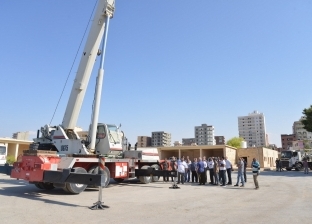 محافظ مطروح يشهد تجربة عملية لأحدث سيارة لكسح مياه الأمطار في مصر