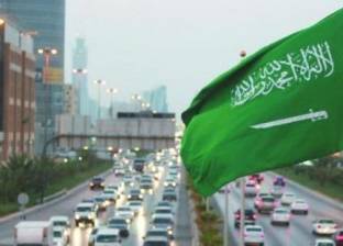 السعودية: المكالمة بسماعة بلوتوث أثناء القيادة مخالفة
