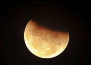 القمر لونه أغمق وبريقه أقل.. 4 ظواهر فلكية تشهدها سماء مصر في مايو