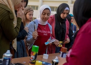 طلاب "آداب الإسكندرية" يعيدون تدوير المقتنيات القديمة: "بنوفر الفلوس"