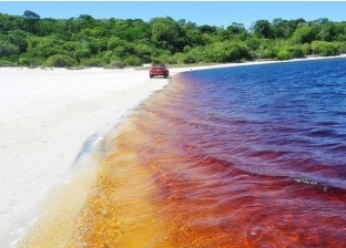 بحيرة الكولا.. سر لون المياه المشابه للمشروب الغازي (فيديو وصور)