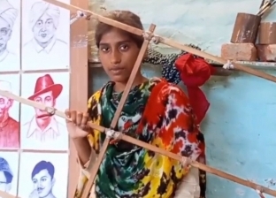 فتاة ترسم 15 بورتريه في نفس الوقت بالهند.. ورجل أعمال يدعمها بمنحة دراسية