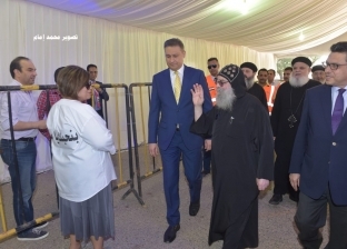راعي كنيسة مارمرقس بالكويت يدلي بصوته في استفتاء التعديلات الدستورية