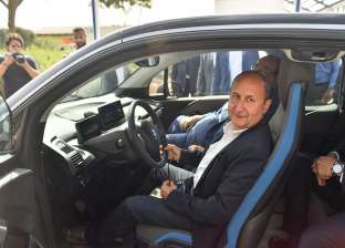 نصار يشهد إطلاق السيارات الكهربائية "BMWi" في مصر