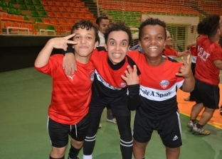 شبيه «شيكابالا» أصغر لاعب كرة قدم في الشرق الأوسط لقصار القامة: أهلاوي وافتخر