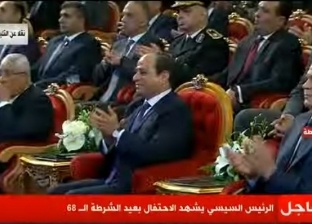 عدلي منصور يتأثر بكلمة نجل الشهيد وائل طاحون