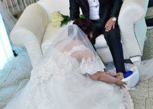 بالصور| على طريقة "أمينة وسي السيد".. عروس تغسل قدم زوجها في "الكوشة"