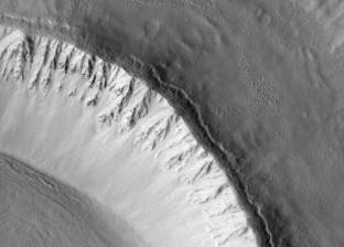 علماء كنديون يعلنون اكتشاف طبقة جليدية ضخمة على المريخ