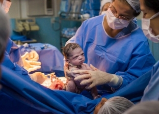 برازيلية رفضت البكاء.. حكاية صورة الطفل الغاضب بعد الولادة