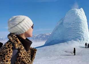 بركان جليدي طوله 13.7 متر في كازاخستان.. تكون من «نبع مياه»