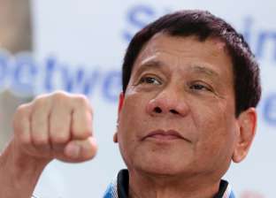 لماذا يمضغ رئيس الفلبين "اللبان" باستمرار؟