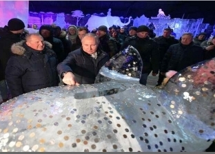 فلاديمير بوتين يبحث عن «حسن الطالع» بمسقط رأسه