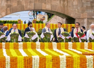السيسي يزور ضريح الزعيم الهندي المهاتما غاندي على هامش قمة العشرين (صور)