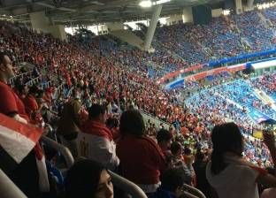 بالصور| اللون الأحمر لـ"تي شيرت" منتخب مصر يكسو مدرجات ملعب كريستوفسكي